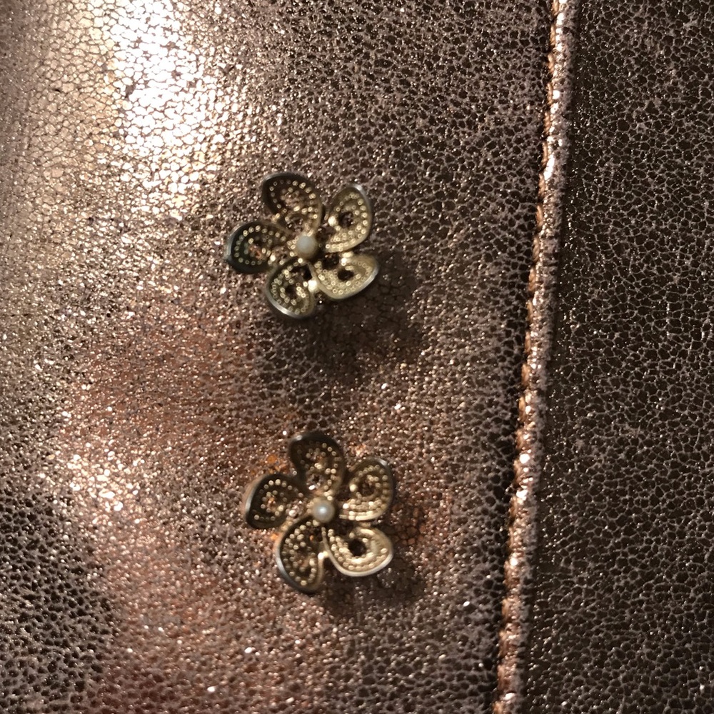 Gold flower earrings